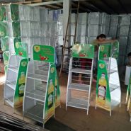 xưởng làm kệ quảng cáo giá rẻ