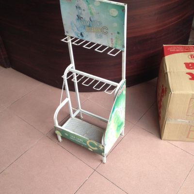 chuyên làm kệ quảng cáo